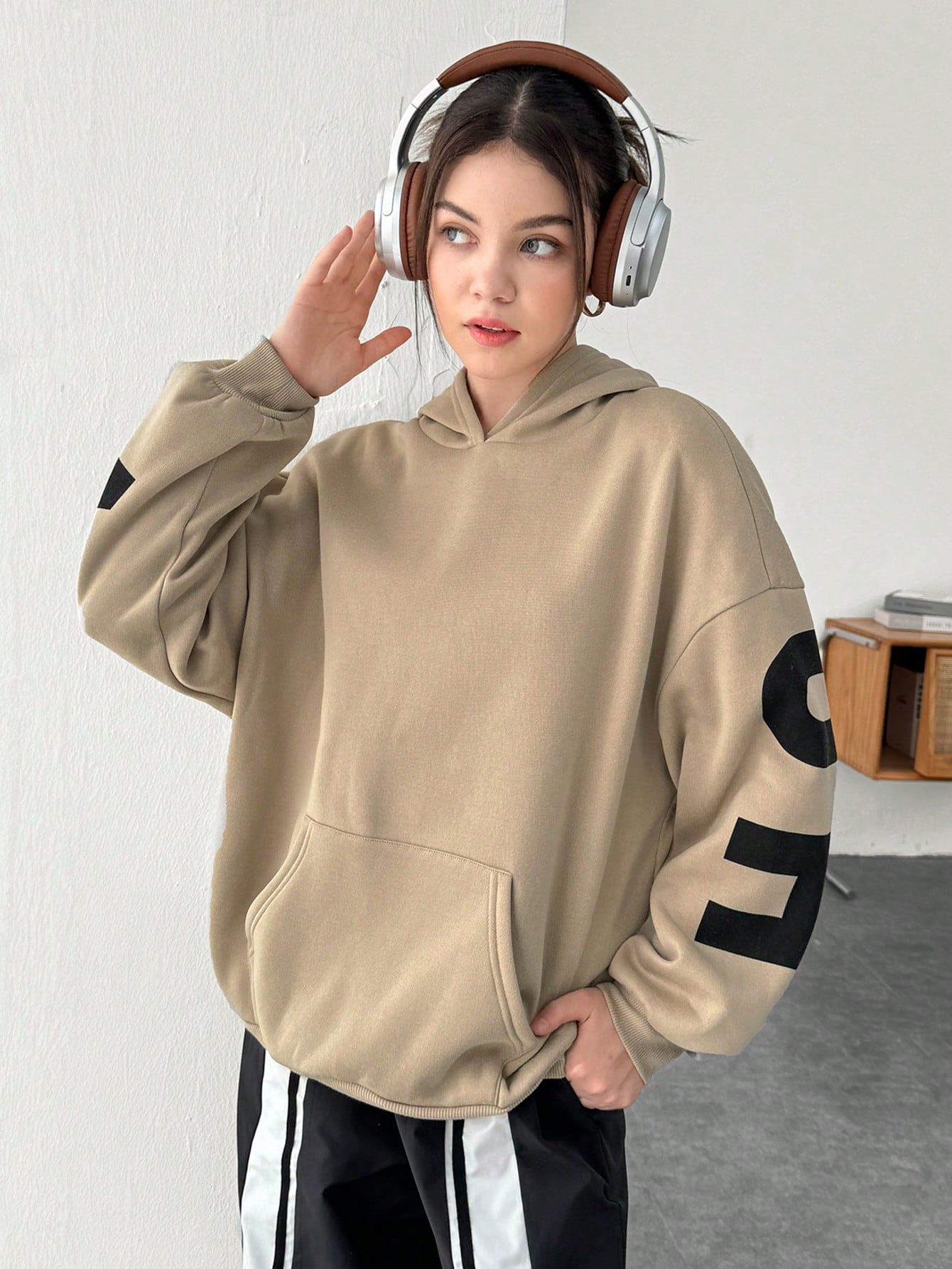 100% 聚酯纤维 个性舒适宽松潮流时尚百搭 青少年(女)卫衣卡其色 13-16岁