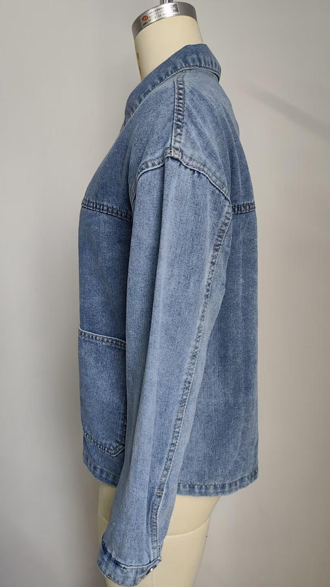 Cargo-Style Denim Outerwear - Women's Loose Multi-Pocket Jacket