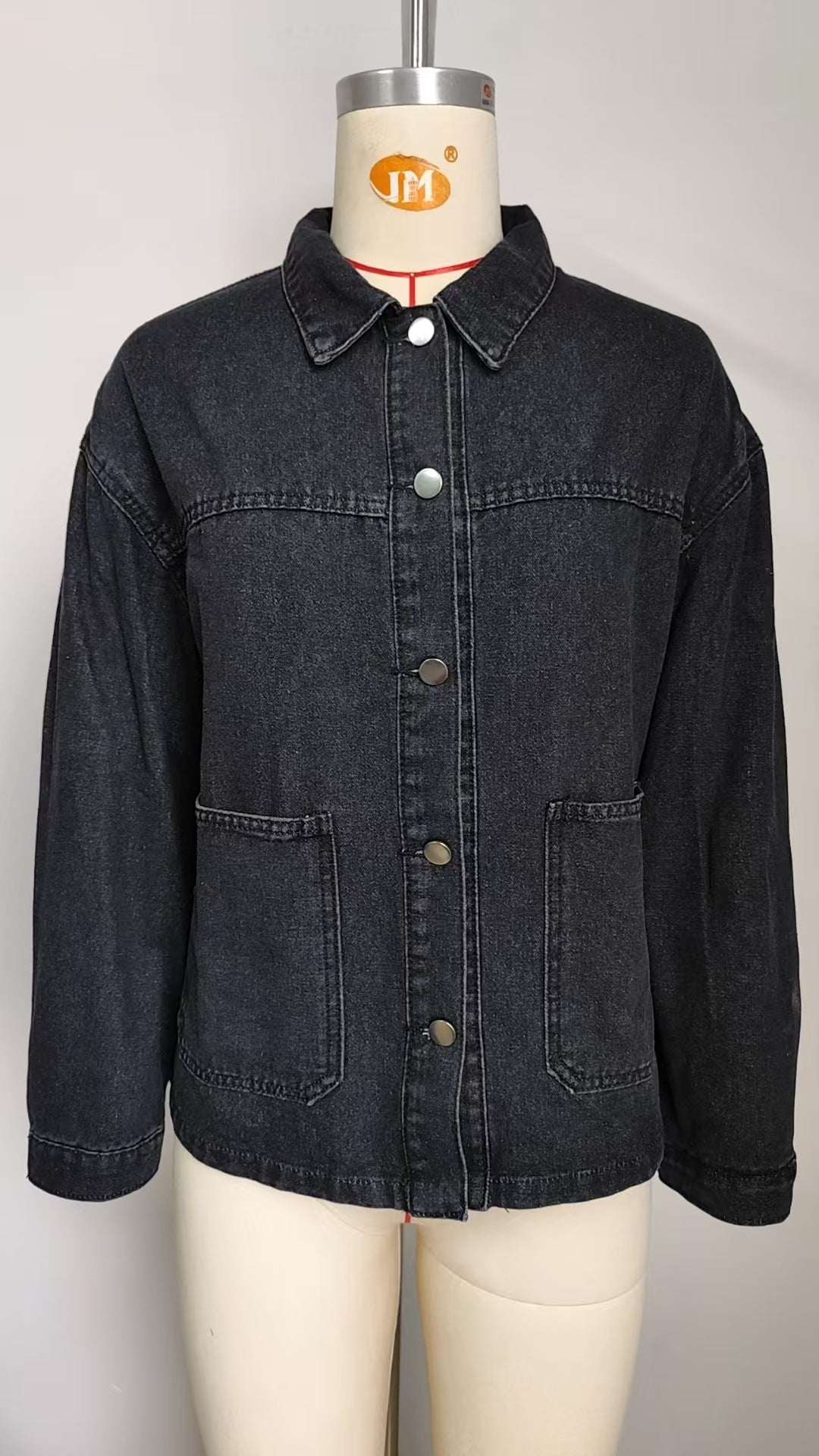 Cargo-Style Denim Outerwear - Women's Loose Multi-Pocket Jacket