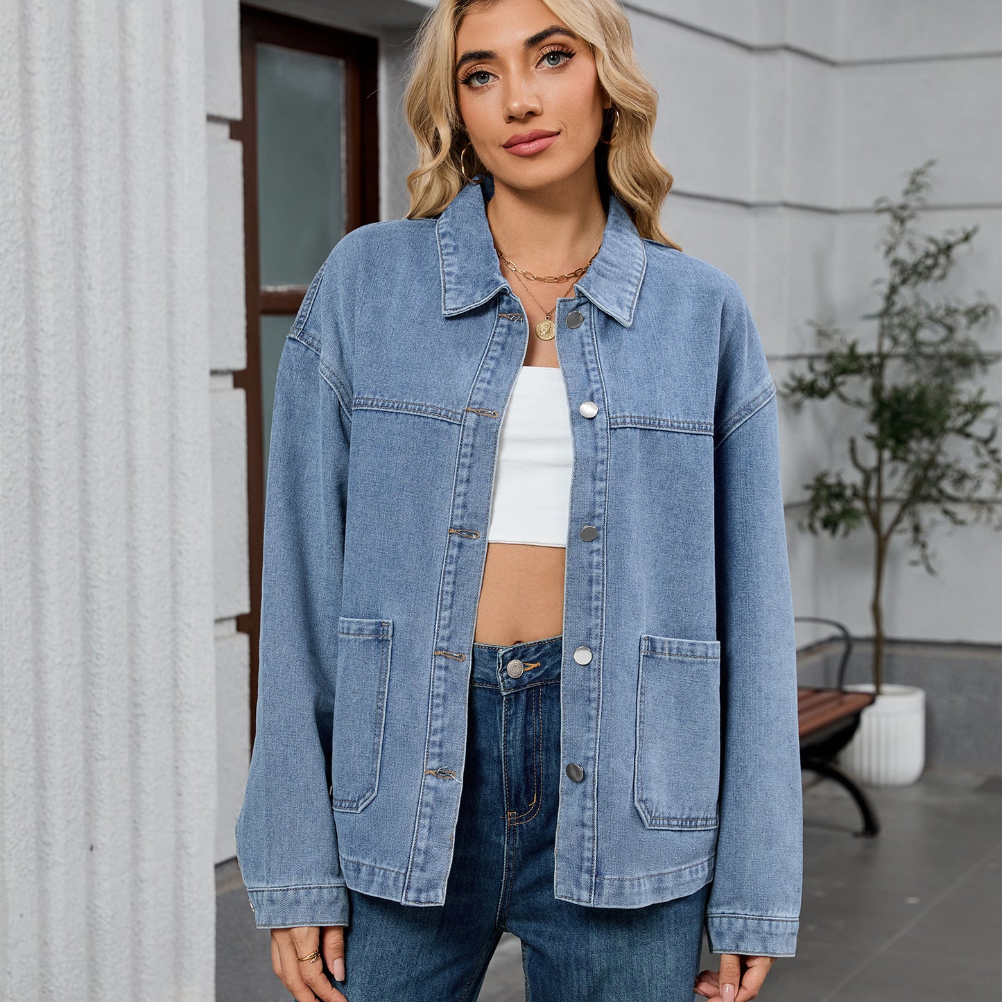 Cargo-Style Denim Outerwear - Women's Loose Multi-Pocket Jacket