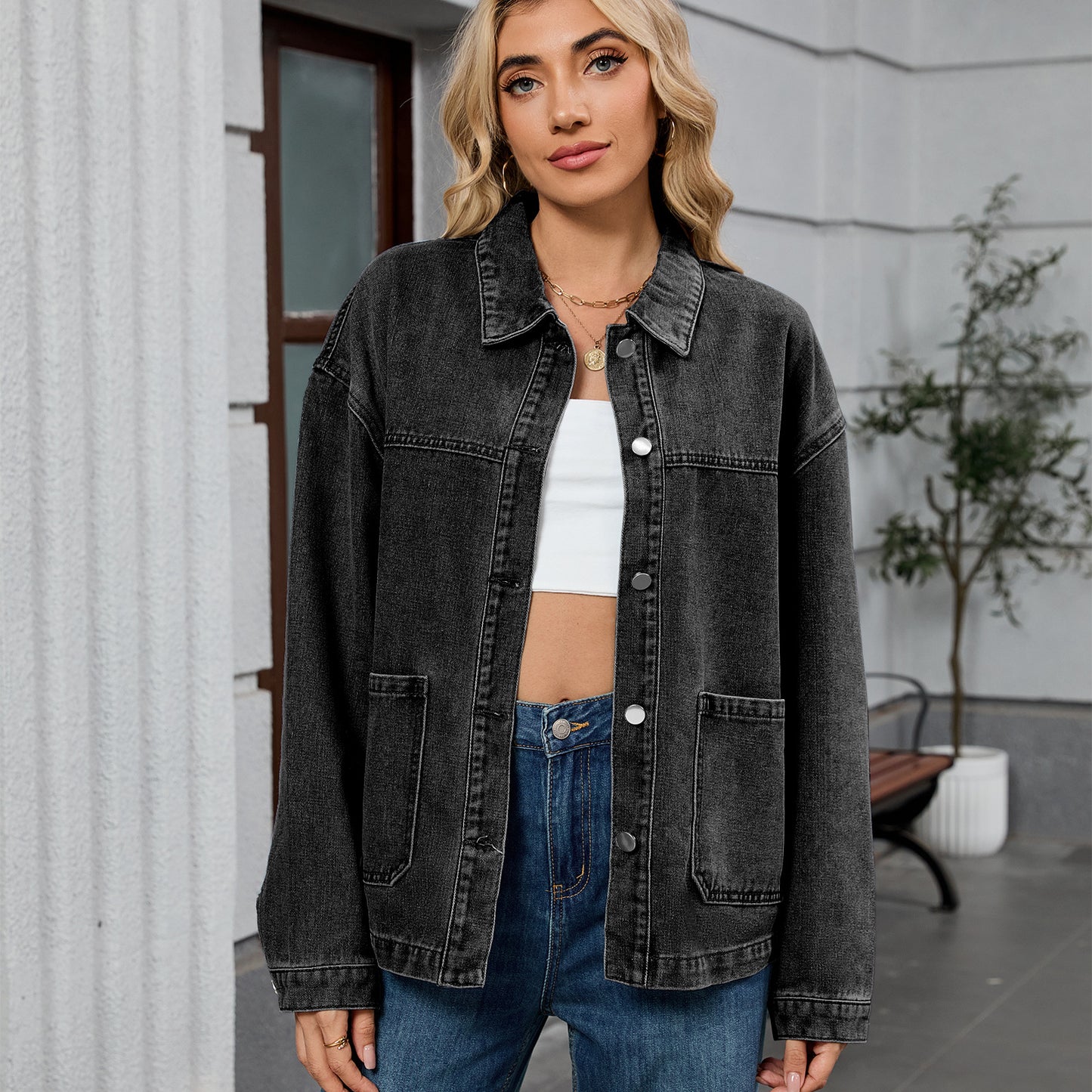 Cargo-Style Denim Outerwear - Women's Loose Multi-Pocket Jacket