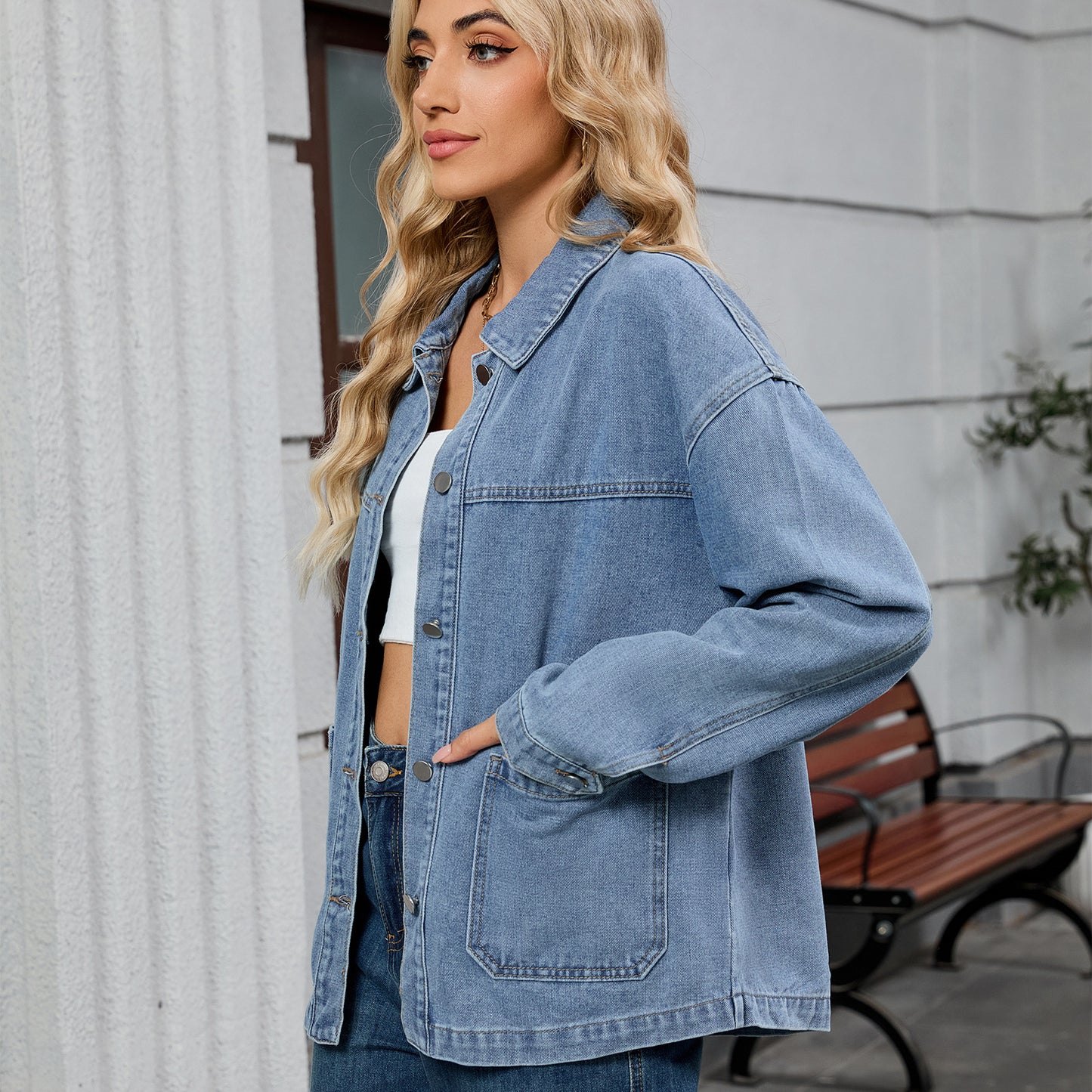 Cargo-Style Denim Outerwear - Women's Loose Multi-Pocket Jacket